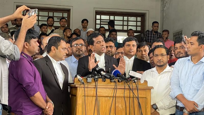 Tajul Islam, a lawyer of the Supreme Court of Bangladesh and a joint convenor of AB party, talks to the media on the court premises on 19 August 2024